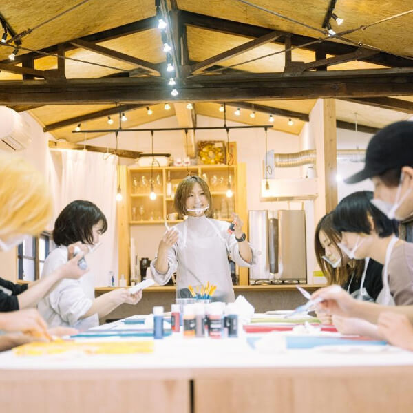 ペイント・ラウンジ